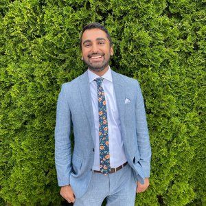 Meet your Posher, Paras